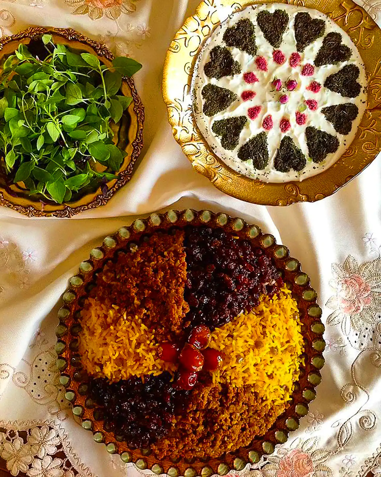 سرو غذا با تم ایرانی