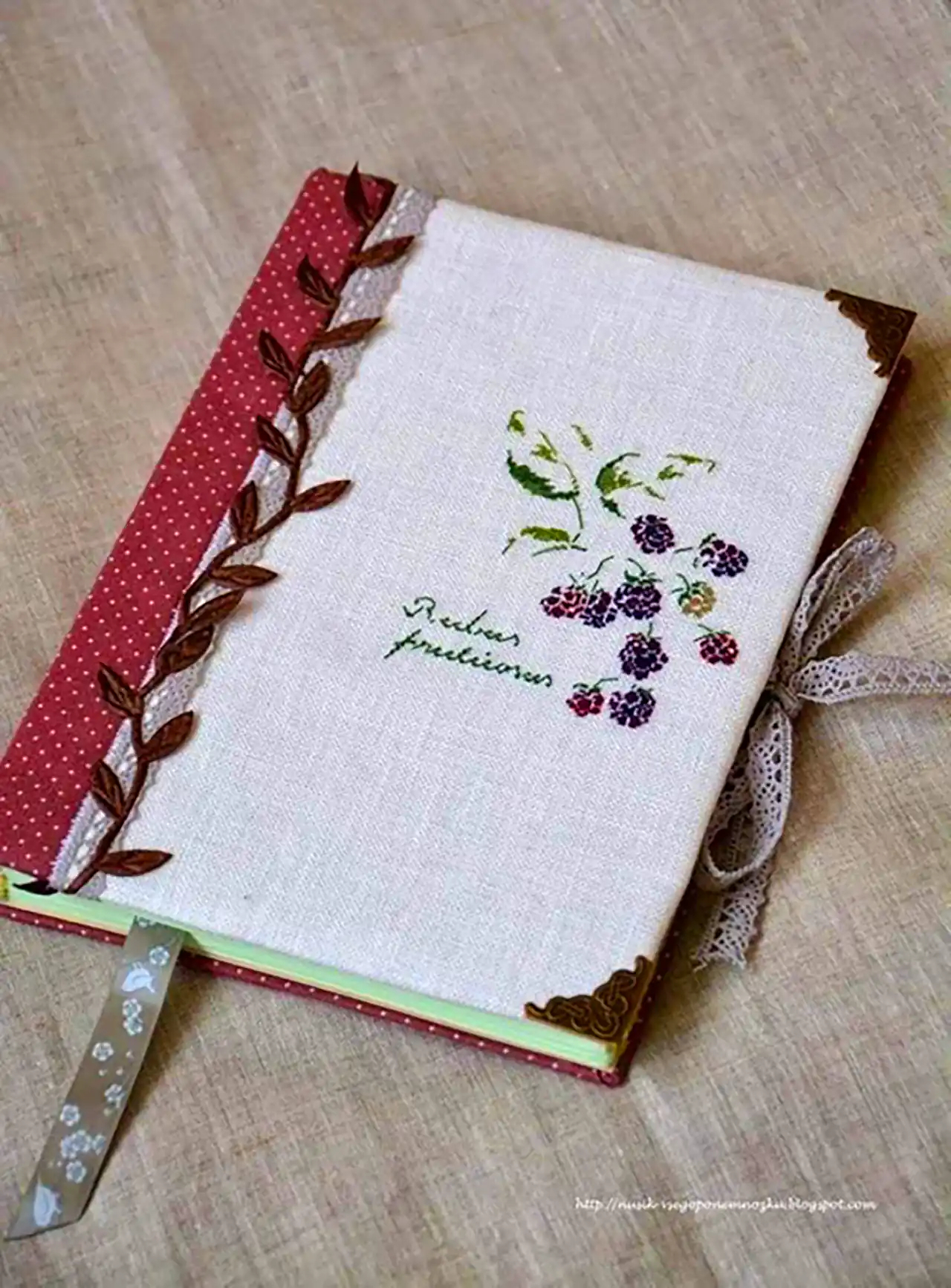 دفترچه خاطرات گلدوزی 