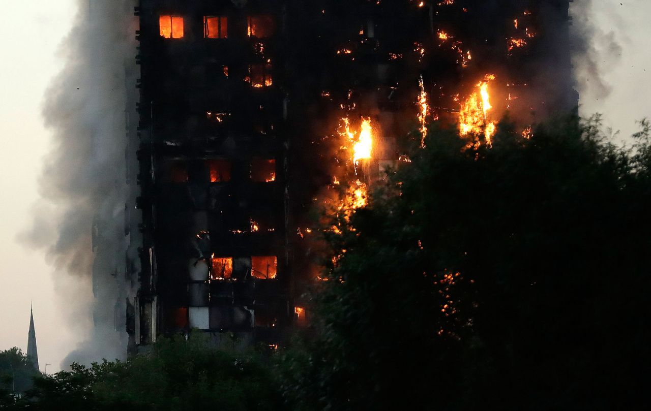 رکنا: آتش سوزی گسترده در برج گرانفل 27 طبقه در غرب لندن 