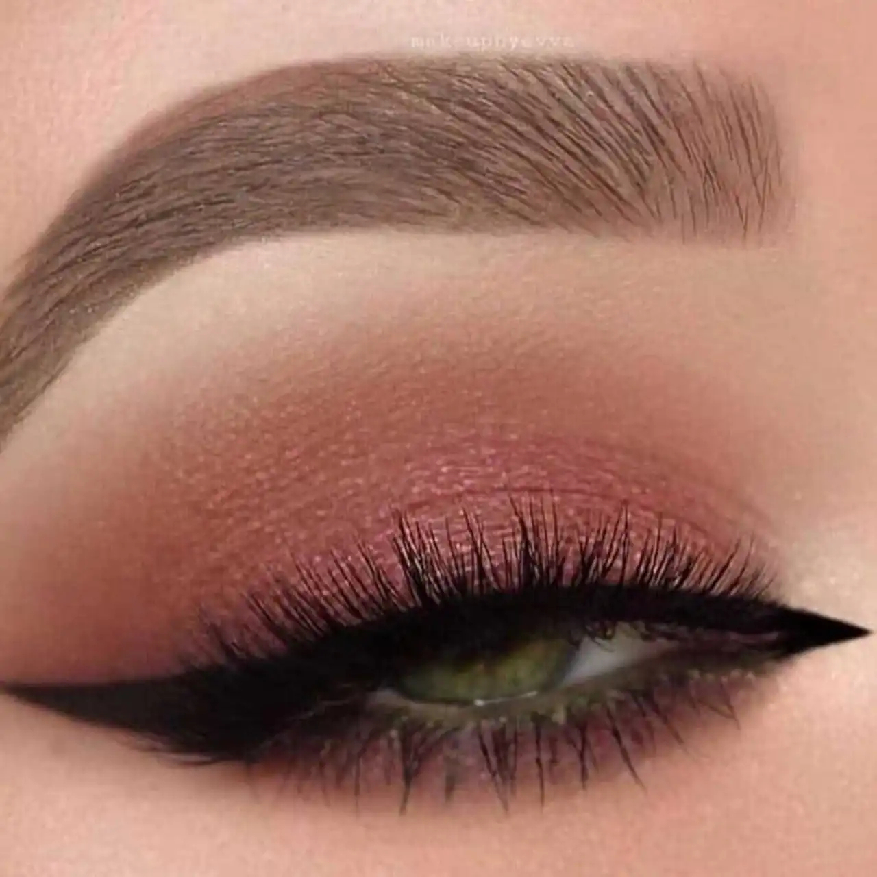 مدل چشم بادامی + زیباترین مدل های چشم بادامی به همراه آرایش مناسب