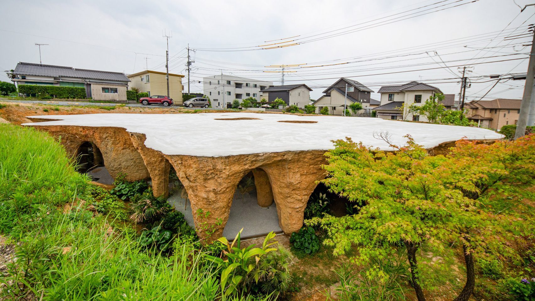 خانه و رستوران زیرزمینی؛ اوبه، ژاپن