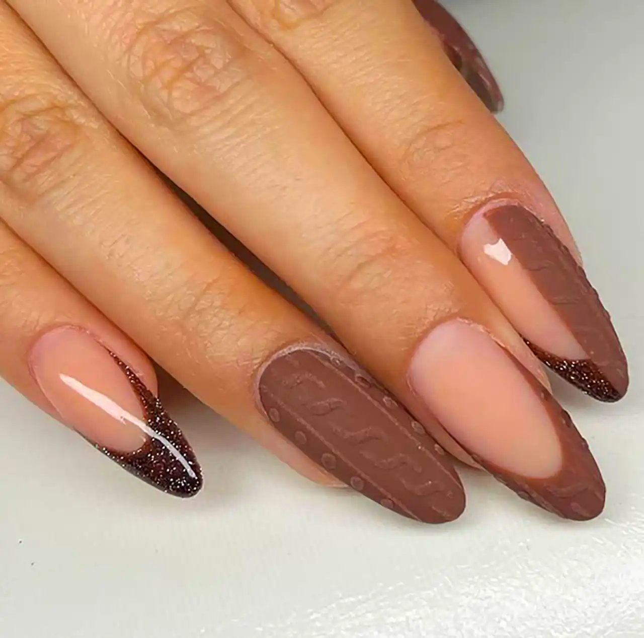 دیزاین ناخن با تم کاکائویی