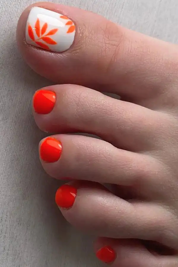 طراحی ناخن پاییزی پا