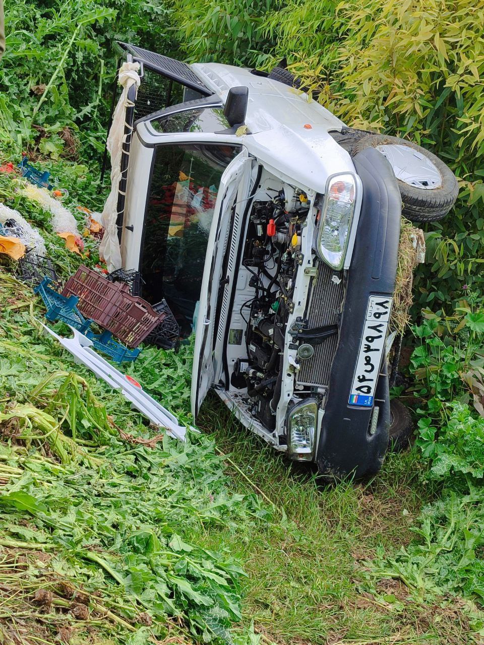عکس واژگونی خودرو وانت بار در مسیر دهلران به اندیمشک