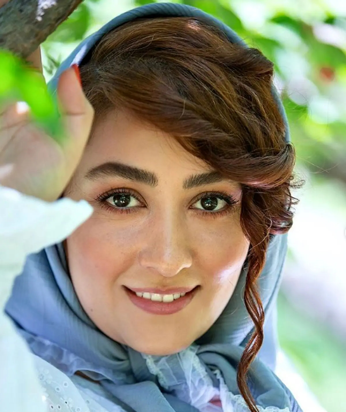 بیوگرافی الهام طهموری 
