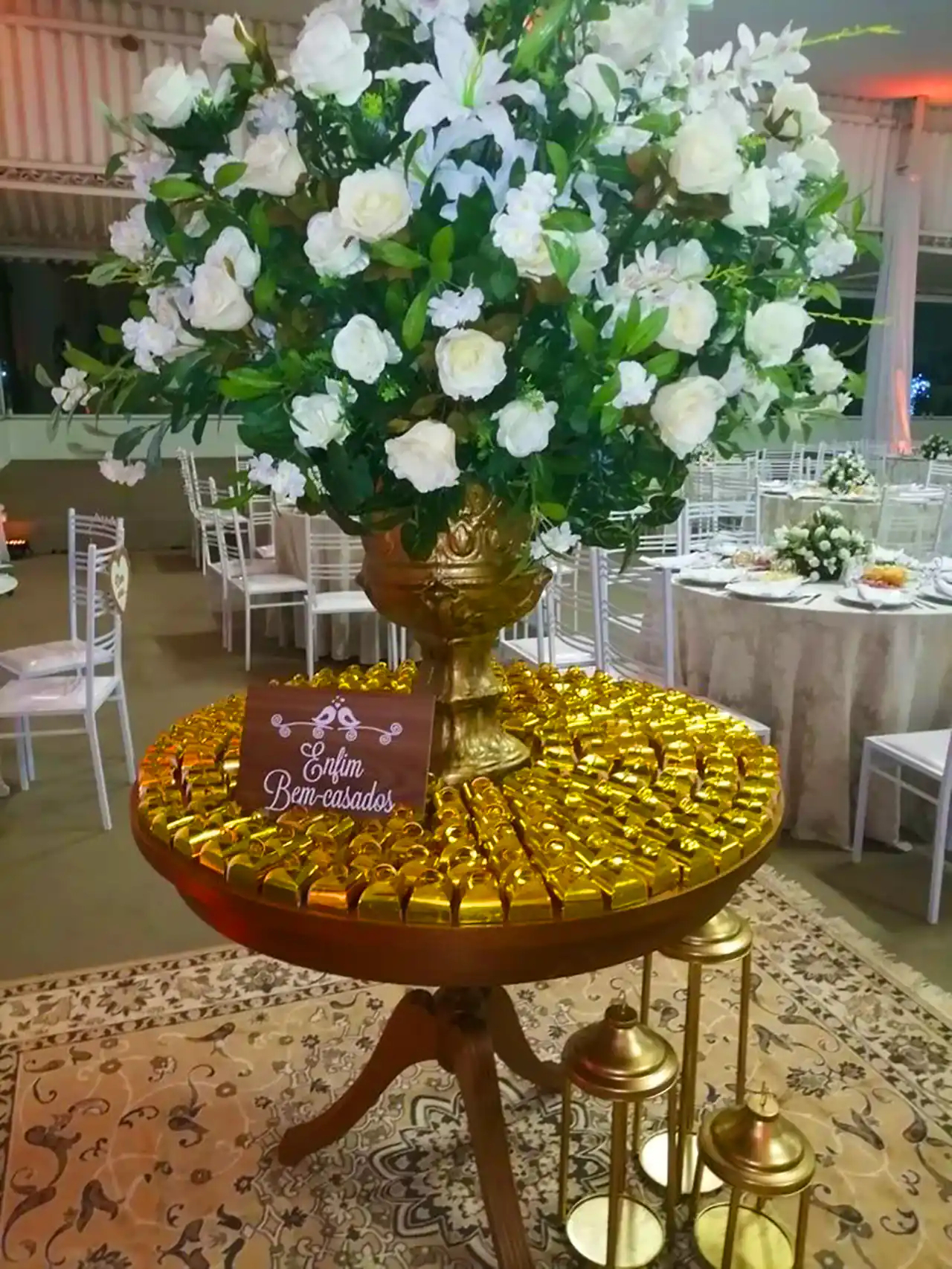 چیدمان میز برای گیفت عروسی 