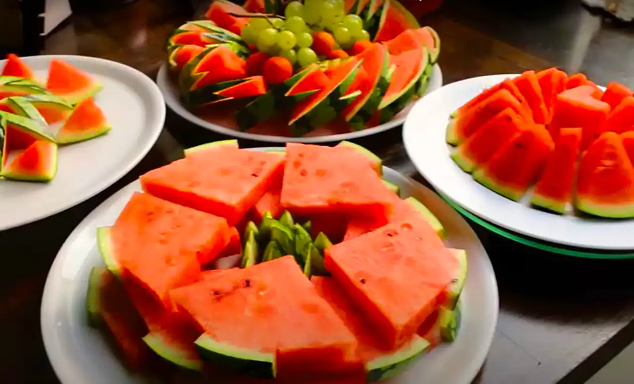 تزیین هندوانه برای یلدا