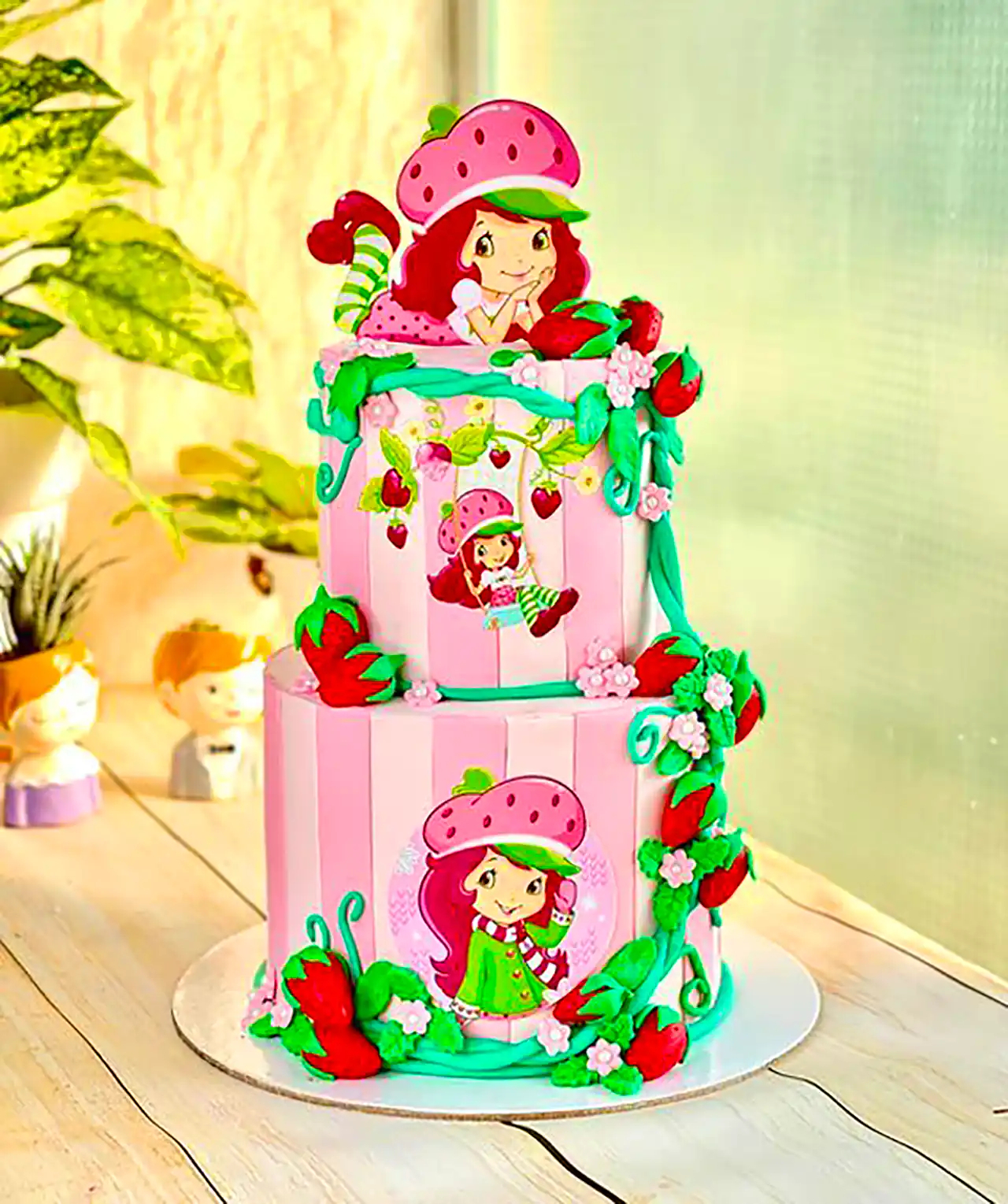 کیک تولد دخترتوت فرنگی