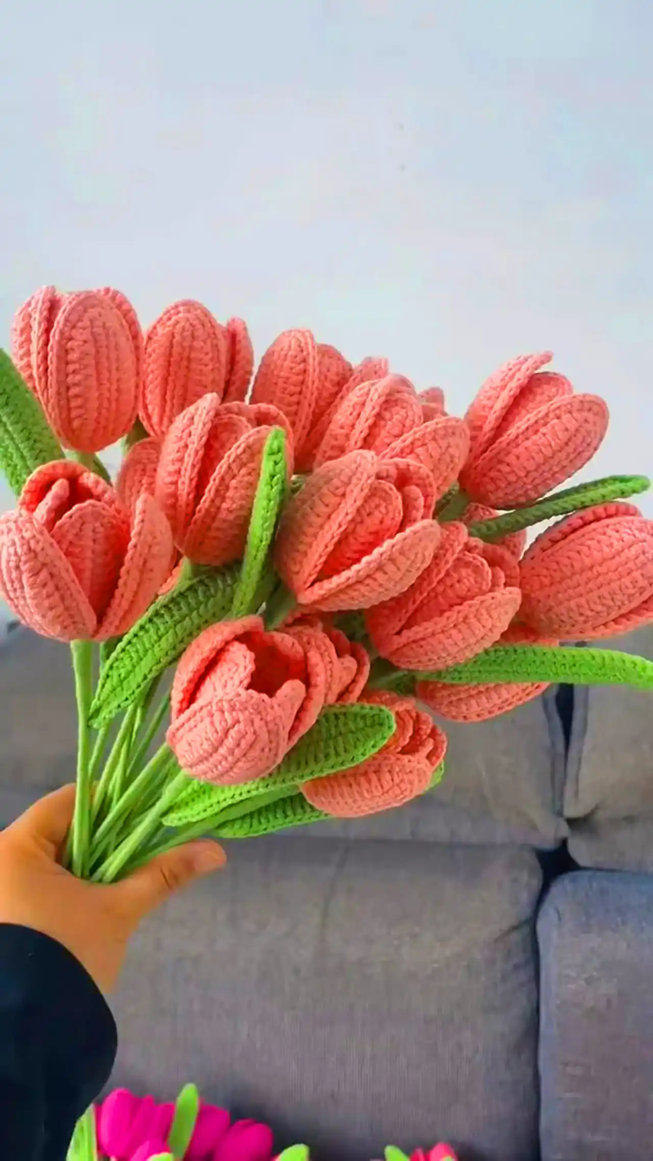 دسته گل تزئینی بافتنی