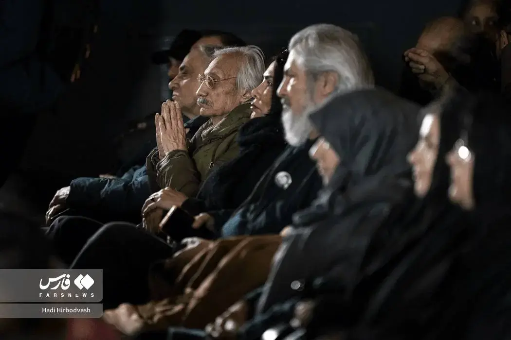 یادبود رضا رویگری