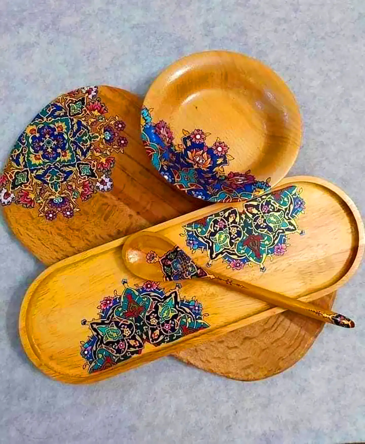 ظروف چوبی لعاب کاری شده