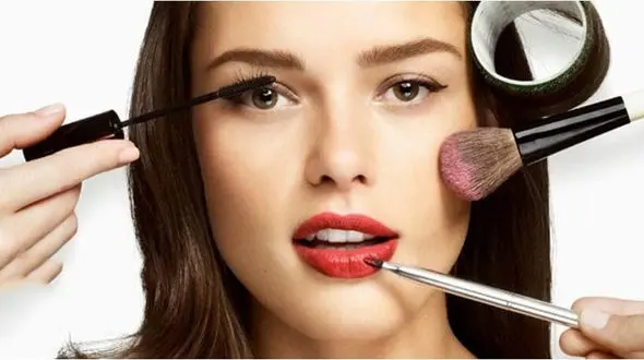 9 ترفند آرایشی برای زیباتر شدن عکس