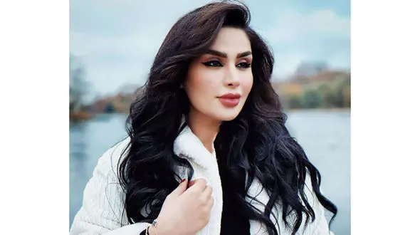 عرض اندام منشوری دنیا جهانبخت در ملاءعام / این عکس ها دل مهراد جم را سوزاند!