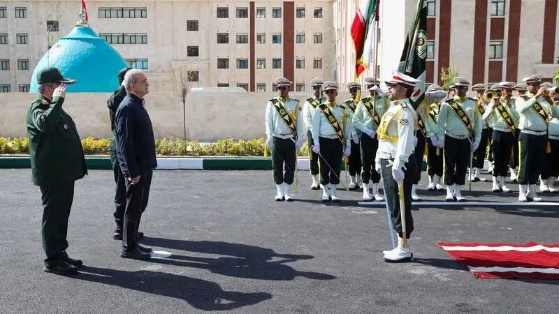 مسعود پزشکیان  ۱۴ شهریور) در آیین افتتاح و بهره‌برداری از مجتمع آموزشی و فرهنگی سپهبد شهید محمد باقری (نخستین دبیرستان شبانه‌روزی هوشمند پلیس) 