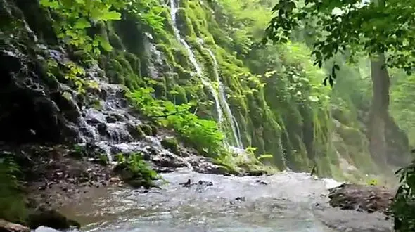 آبشار اوبِن از جاذبه های گردشگری ساری + فیلم