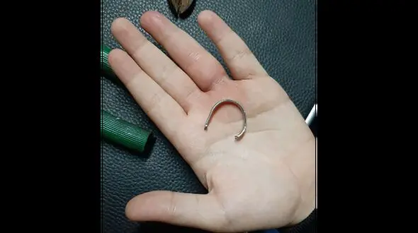 دردسر انگشتر برای دختر 11 ساله اهوازی / آتش نشانان دست به کار شدند + عکس

