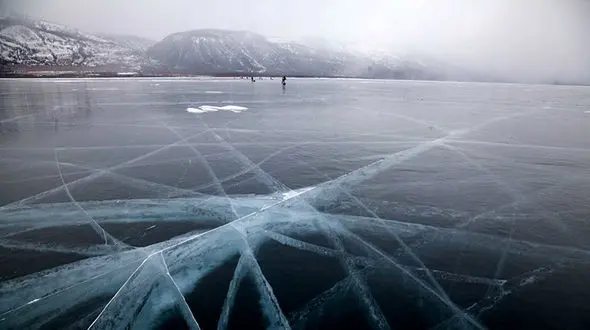 
یخ سیاه چیست و در کجا پیدا می‌شود؟+ تصاویر
