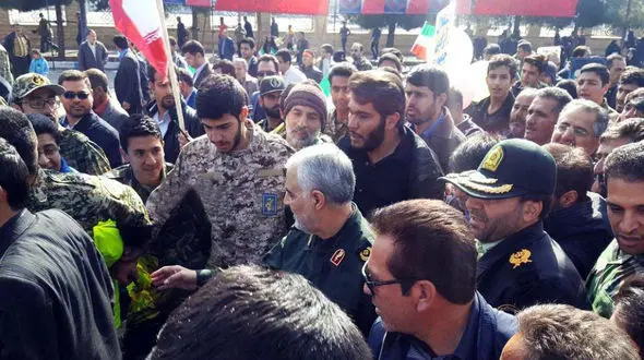 سردار سلیمانی در راهپیمایی ۲۲ بهمن + عکس