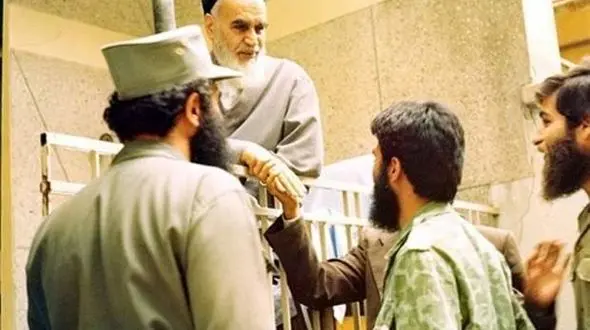 تصمیم عجیب حضرت امام (ره) در شب احتمال بمباران جماران ؟