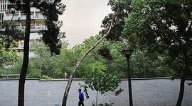 باد شدید و خیزش گرد و خاک در راه تهران؛ افزایش آلاینده‌ها در ساعات بعدازظهر