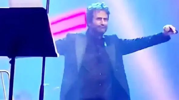 فیلم آواز باشکوه ماهسون با آهنگ خودش چه کیفی میکنه با رقصش کنسرت رو آرود پایین مردونه میرقصه