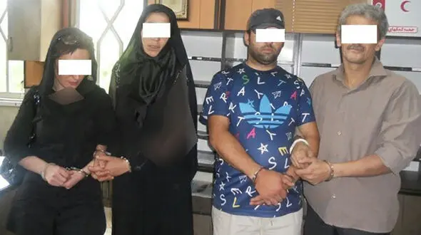  2 زن در گاراژ مخروبه محله نبرد تهران چه رازی داشتند؟! + عکس 