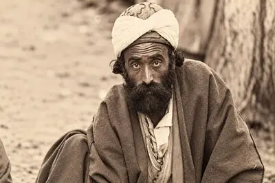 عکس  سفر زمان؛ عکس یادگاری «مارگیرها با مار» در دوران قاجار 