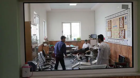 وزارت بهداشت: حضور مددکار در بیمارستان های بالای ۳۰ هزار مراجعه کننده الزامی می شود