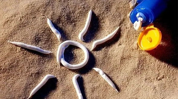 هیچ‌وقت استفاده از کرم ضدآفتاب را فراموش نکنید، ‌حتی در زمستان