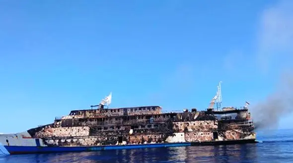 حادثه آتش سوزی در کشتی اندونزی + فیلم