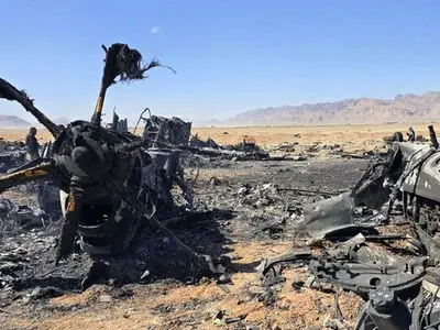فیلم / واقعیت جاده آسفالت شده در محل فرود هواپیماهای امریکایی داخل دشت مهیار اصفهان چه بود ؟! / با سفارش امریکایی ها ساخته شده بود یا ...