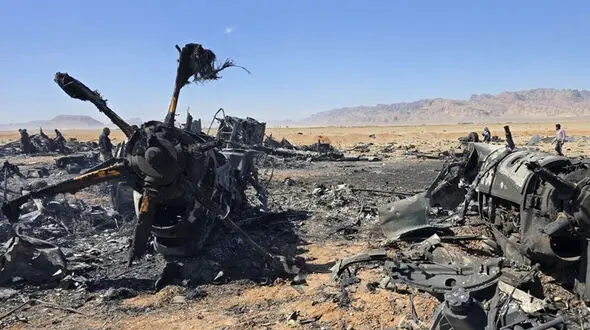 فیلم / واقعیت جاده آسفالت شده در محل فرود هواپیماهای امریکایی داخل دشت مهیار اصفهان چه بود ؟! / با سفارش امریکایی ها ساخته شده بود یا ...
