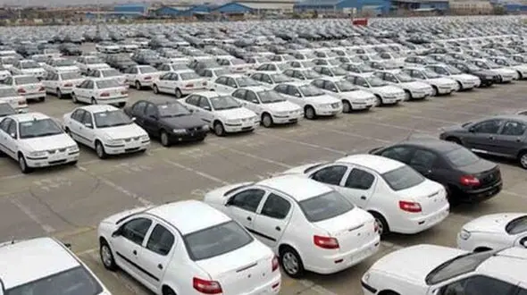 نوسان قیمت در بازار ایران خودرویی ها + جدول آخرین قیمت خودرو در بازار