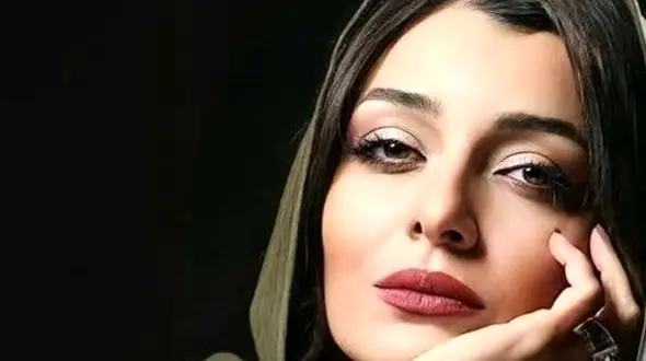 عکس ها / رونمایی از سالن زیبایی ساره بیات با عجیب ترین دیزاین و رنگ آمیزی .../ ماشین روی دیوار  و ...