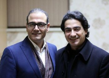 فیلم/ سکته رد کردن بامزه علیرضا قربانی تَرک موتور همایون شجریان وسط اتوبان شلوغ تهران