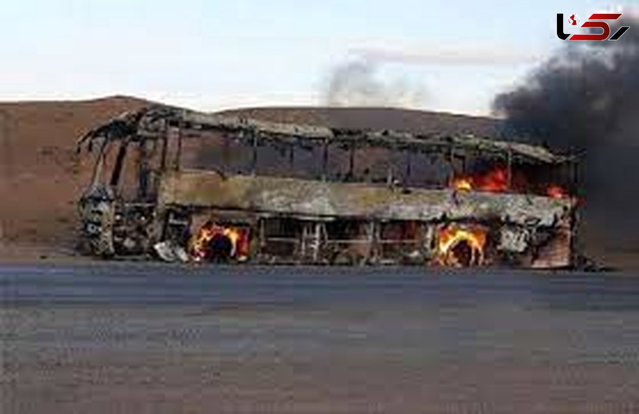 آتش سوزی اتوبوس مشهدبه یزد/ مسافران سالم هستند
