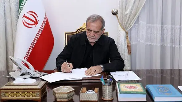 پیام پزشکیان در روز خبرنگار:  مسیر پرفراز و نشیب خبرنگاری کمتر از جهاد در راه حقیقت نیست
