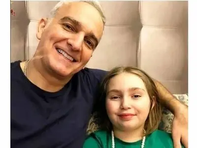 بیژن بنفشه خواه : تو دانشگاه مخ زدن بلد نبودم یه دختری ازم خوشش اومد ولی مهاجرت کرد رفت! اصلا بلد نبودیم با دختر صحبت کنیم والا!