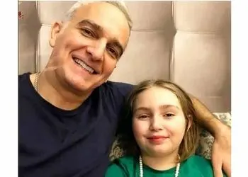 بیژن بنفشه خواه : تو دانشگاه مخ زدن بلد نبودم یه دختری ازم خوشش اومد ولی مهاجرت کرد رفت! اصلا بلد نبودیم با دختر صحبت کنیم والا!