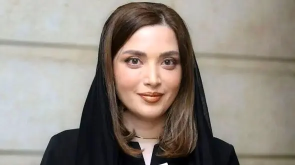 عکس تیپ و استایل خانم بازیگر در قامت استاد دانشگاه /  اولین روز تدریس پر استرس دکتر بهنوش طباطبایی در دانشگاه پیام نور در قامت استاد روانشناسی بالینی/ دانشجوهاش چقده خوشحالند