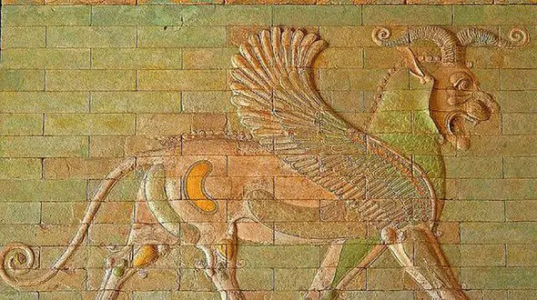 از معنای نقش «شیر» در آثار باستانی ایران چه می دانید؟/اثر تاریخی شیرهای بالدار از چه صحبت می کنند؟ 