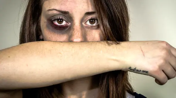 سجاد دختری عاشق پیشه را از استرالیا بیرون کشید و برده خود کرد!+عکس