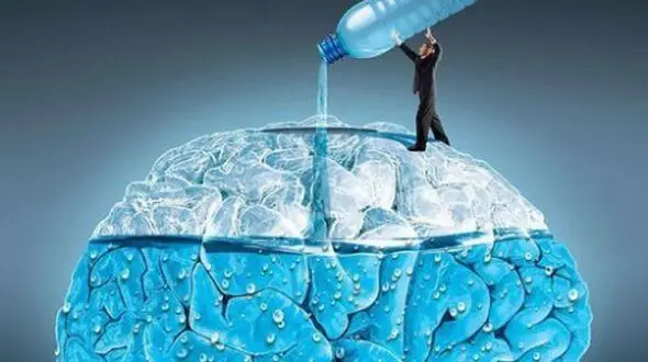 چرا آب برای بدن حیاتی است؟ + فیلم آموزشی