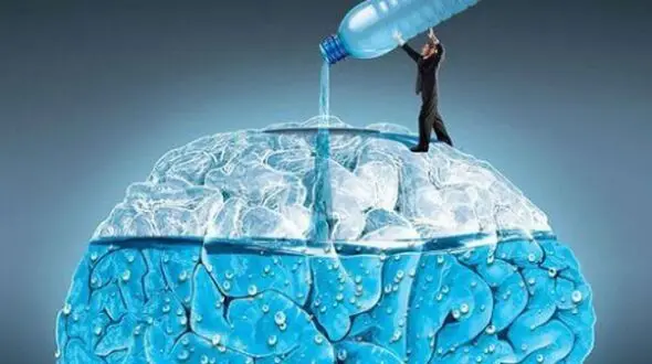 چرا آب برای بدن حیاتی است؟ + فیلم آموزشی