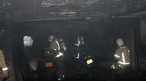 نجات ۲۰ تن و مصدومیت ۴ نفر بر اثر آتش‌سوزی در خبابان مولوی + تصاویر