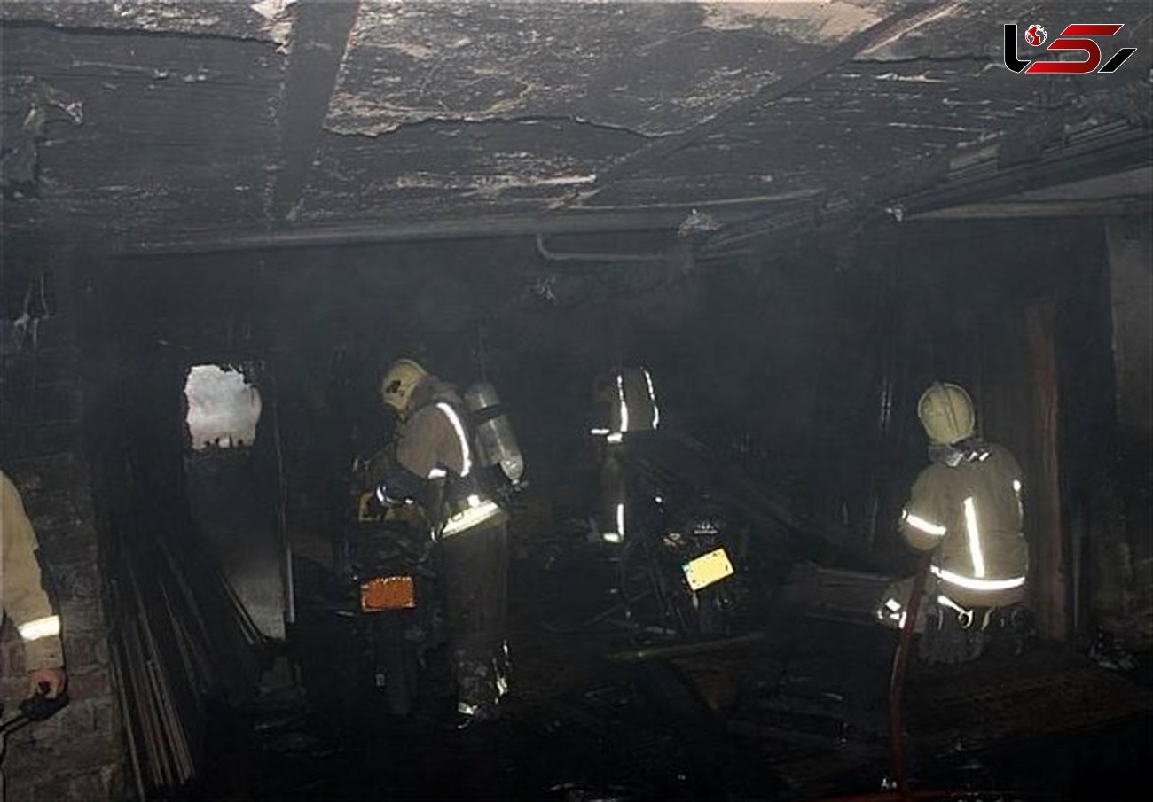 نجات ۲۰ تن و مصدومیت ۴ نفر بر اثر آتش‌سوزی در خبابان مولوی + تصاویر