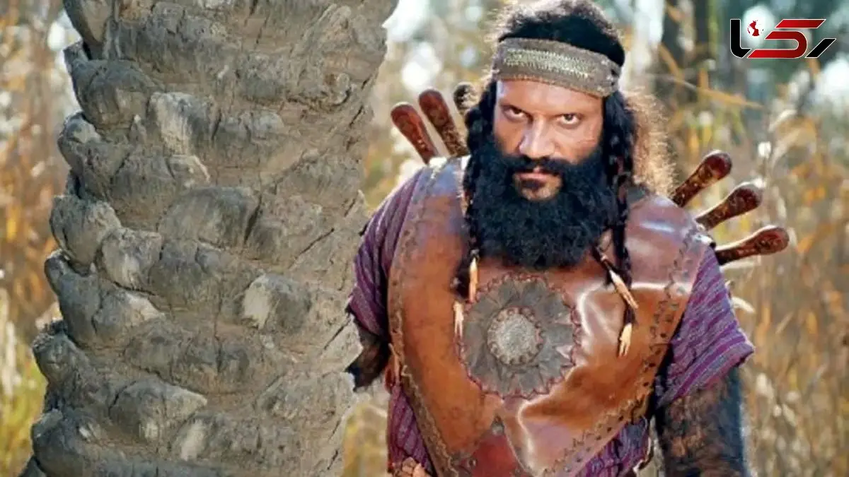 فیلم  پایکوبی حرمله با قیافه ترسناکش وسط خیابون واسه جذب فالوور