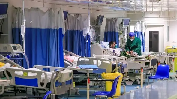 باقرزاده: واکسیناسیون هم موج پنجم کرونا را مهار نمی کند / عادی انگاری مردم خطرناک است