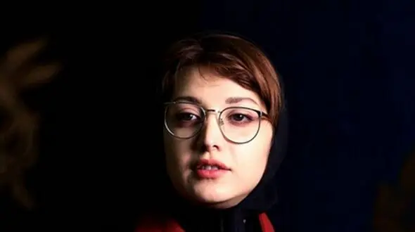  این زن جذاب مادر روشنک گرامی است / عکسی که شوکه تان می کند ! 