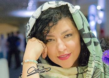 عکس زیرخاکی کودکی پریچهر قنبری، همسر سابق شهاب حسینی در کنار پدر و مادرش / جوری شبیه مامانش هست که انگار خودشه